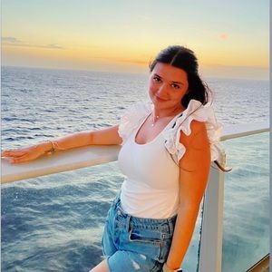 Meet your Posher, Ella